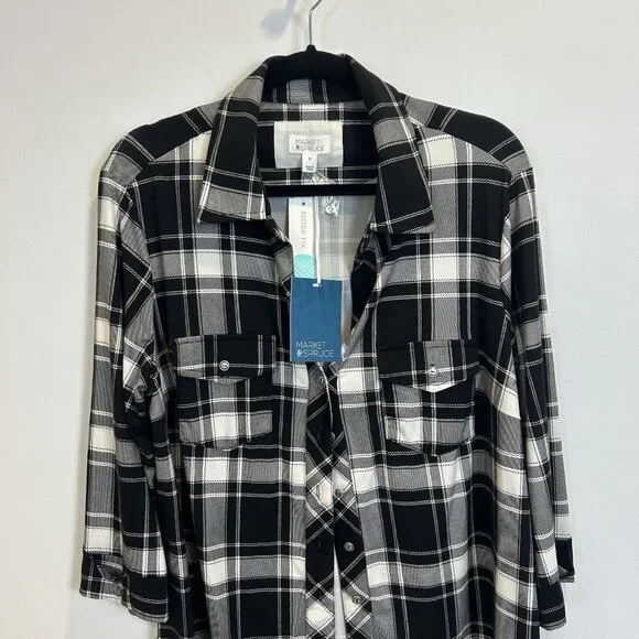 Market & Spruce Black and White Plaid Top - Picture 2 of 9